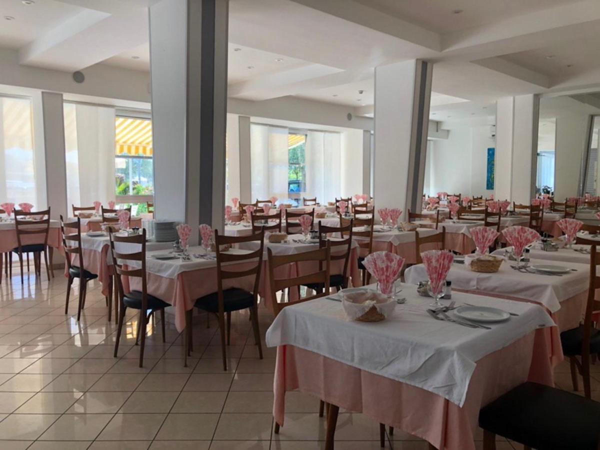 Hotel Alda Cervia Exterior photo